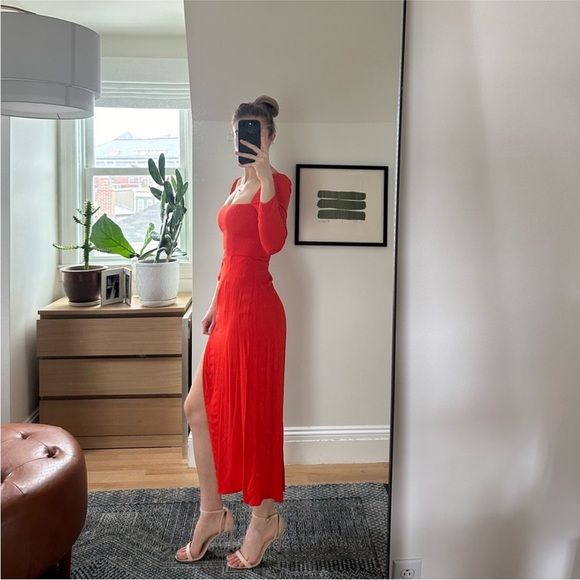 Reformation Hilda Dress - Picture 2 of 4